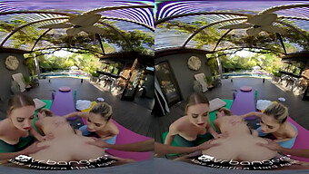 La Clase De Yoga De Una Adolescente (18+) Se Convierte En Una Orgía De Realidad Virtual