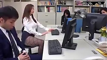 Chinese Couple'S Sex Session In The Office