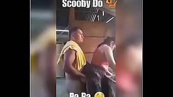 Sesso Seducente Con Scooby-Doo E Il Suo Partner