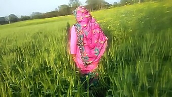 Indian Village Bhabhi'S Wild Outdoor Sex In Hindi