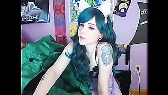 Kitty'S Sensual Masturbation On Webcam