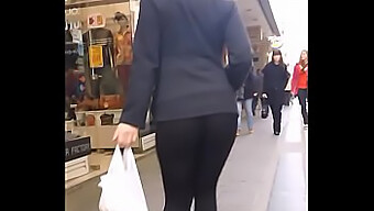 Frumusețea Latină Își Arată Corpul Tonificat În Spandex