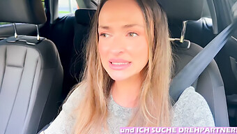 Pov-Video Einer Deutschen Teenagerin, Die Während Einer Orgie In Ihrem Auto Spritzt