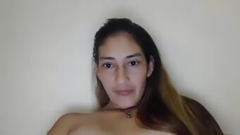 19-Ročná Latina Pamela Ricota Ťa Prekvapí Na Skype