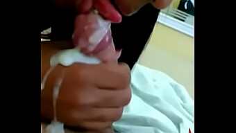 Brasiliansk Teenagepige Modtager Ansigts Cumshot I Hd-Video