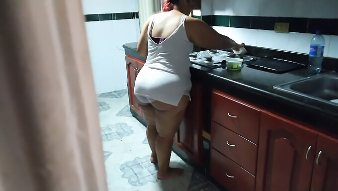 Pov Handjob Da Una Bellissima Donna Grassa A Una Matura Mamma Colombiana