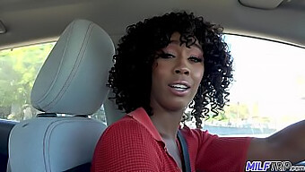 Η Μαύρη Milf Misty Stone Αντιμετωπίζει Ένα Μεγάλο Πούτσο Σε Μια Σκληρή Συνεδρία