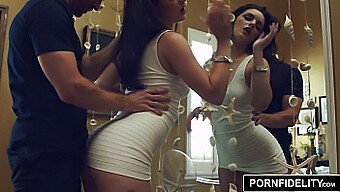 Meleg Pornósztár Kacey Quinn Első Creampie-Ját Kapja Ebben A Gőzös Videóban